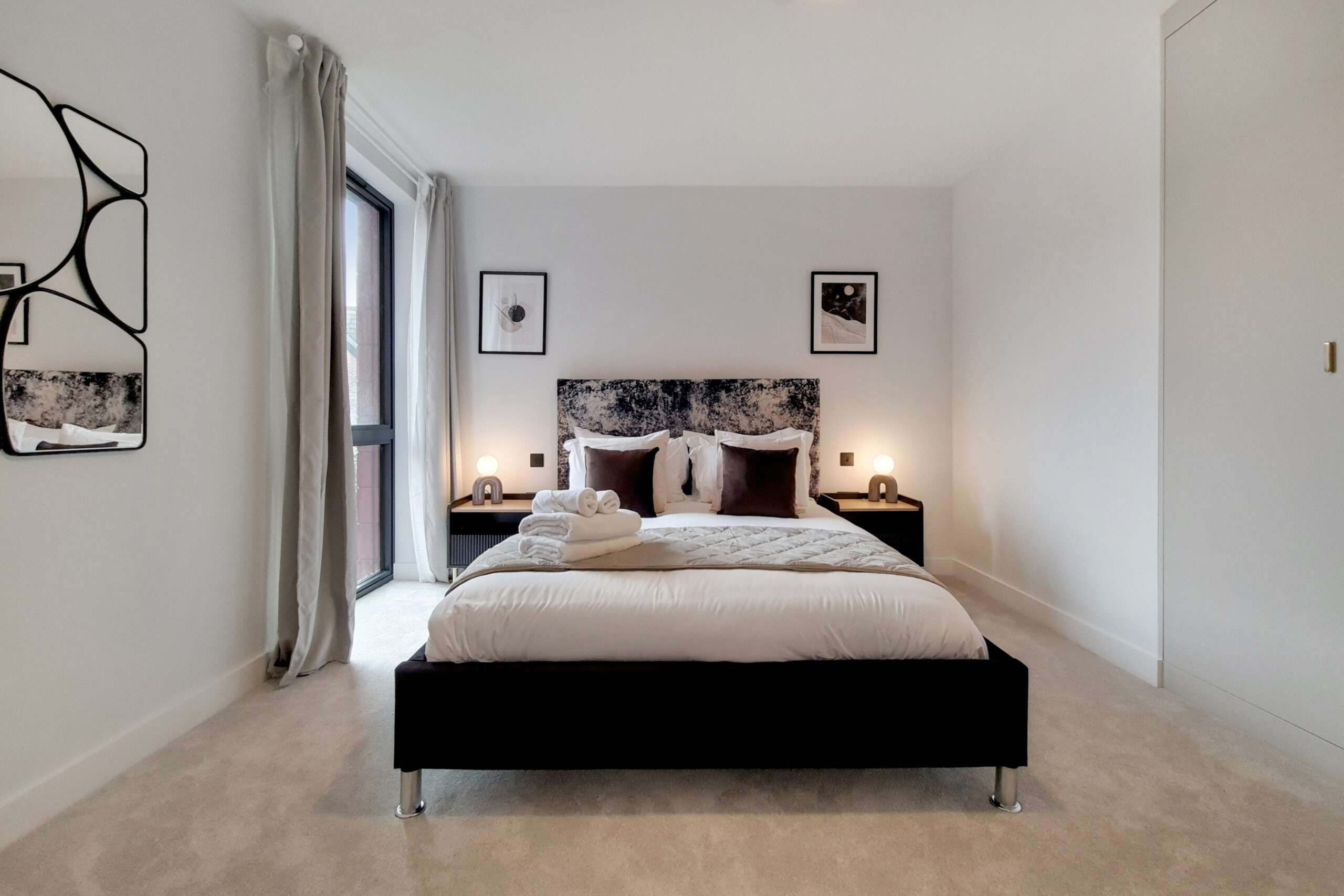 2_Main Bedroom-0 2